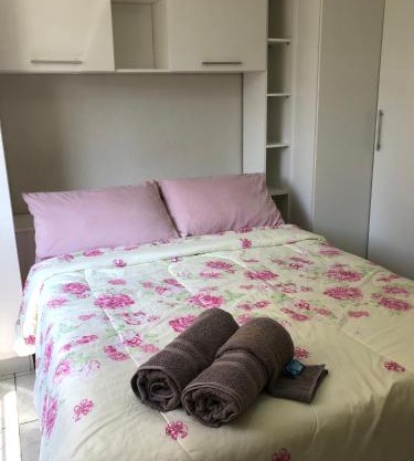 Unidade independente e confortável, em sobrado residencial no coração de Foz! TÉRREO e piscina compartilhada