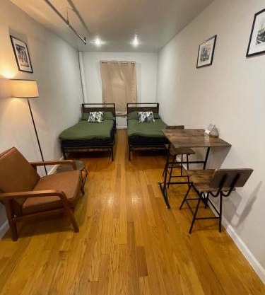 Union Square Studio with Kitchen -Shared Bathroom