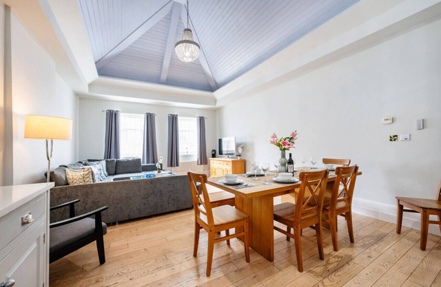 Unique Covent Garden Townhouse!