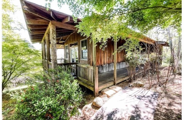 Unique Cypress cottage, close to Charlottesville with mountain views.