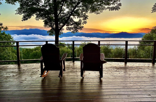 Unique/Luxurious/Stunning Mtn & Lake Views, Wi-Fi!