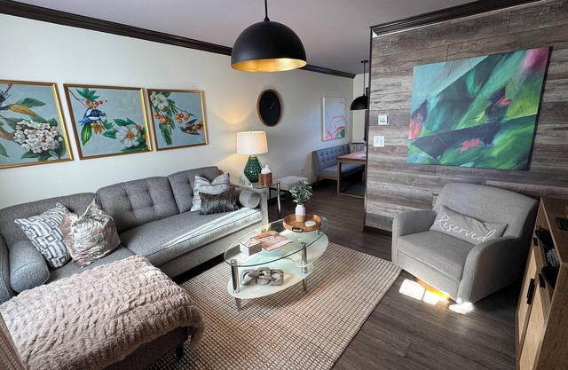 Unique, professionally designed amenity-rich 2-bedroom townhome in Uptown CLTn