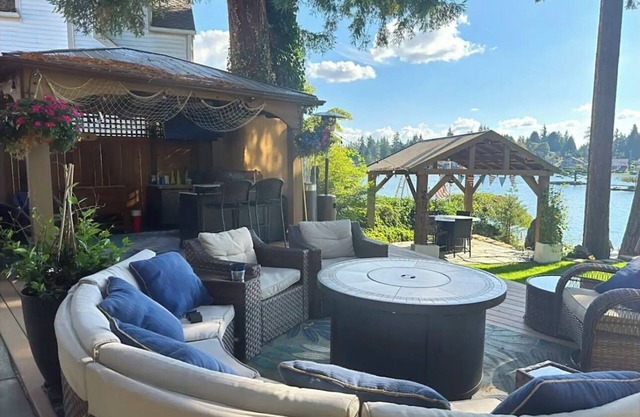 Unique stay where Camper meets resort. Lake front and countless amenities.