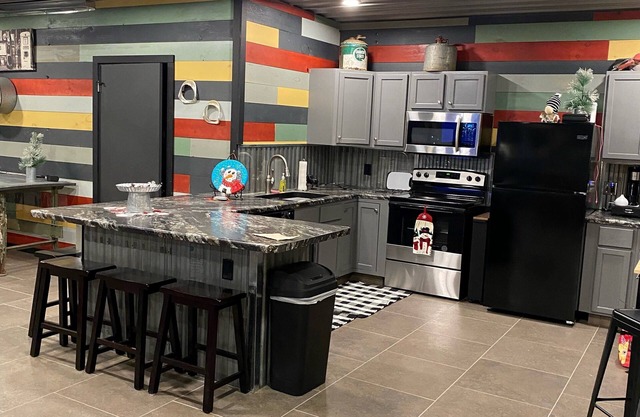 Uniquely Renovated Building with a feel of home-Sleeps 4.