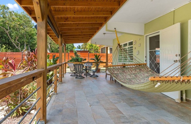 Unit facing Steps Beach and with close beach access