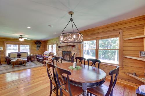 Unplug and Unwind! Country Cabin in Louisburg