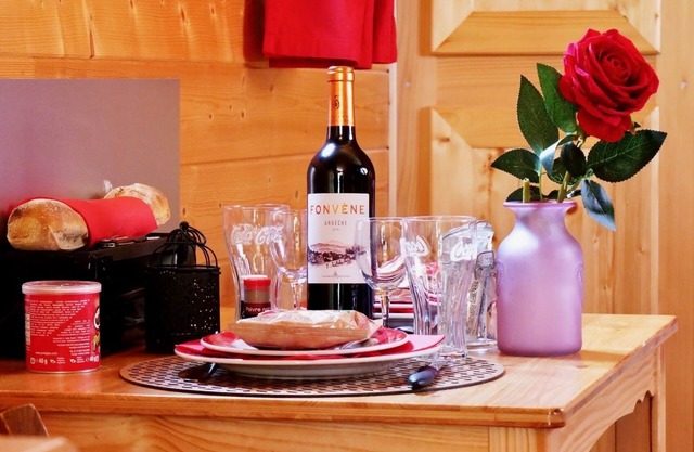 Unusual caravan in the Vosges with private jacuzzi