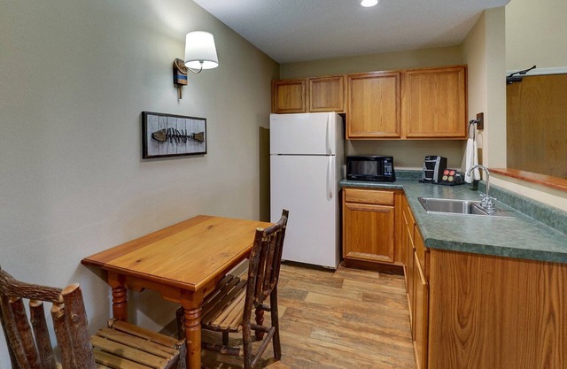 Unwind in Award-Winning Style: Scenic Views & Cozy Stays | 2 Units