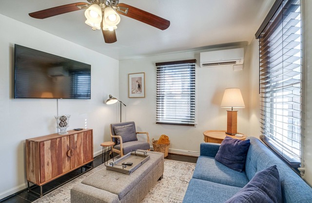 Updated Arlington Townhome ~ 5 Mi to National Mall