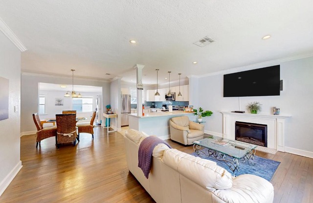 Upland Zen Retreat - Front House