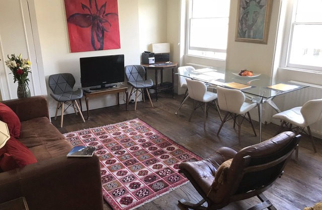 Upper Apartment in listed Georgian Town House in South Central London