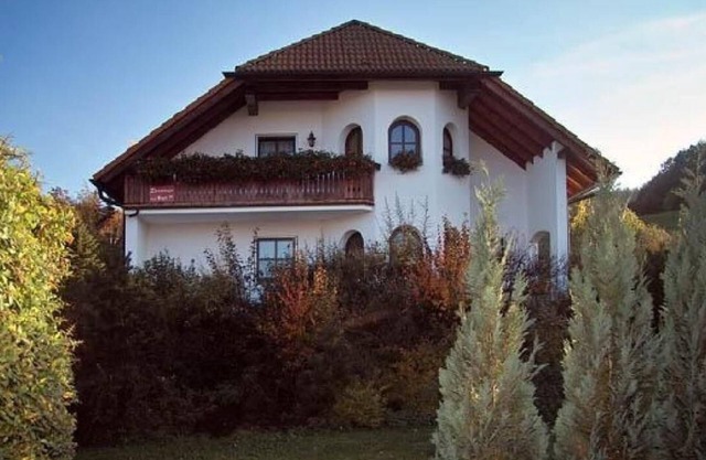 Upper floor holiday flat with balcony