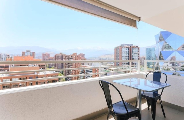 Upper Views 2D Wifi, Balcony & Parking