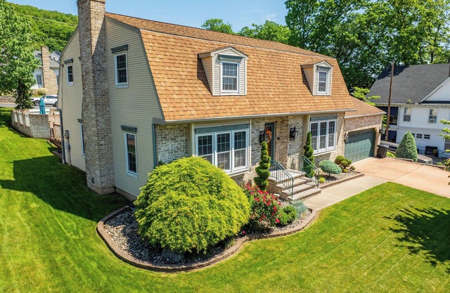 Upscale Home with Heated Inground Pool 15 mins to Knoebels