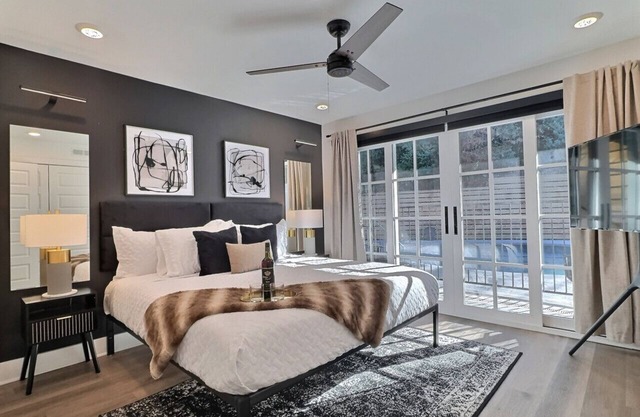 Upscale suite w/pool & extra large balcony