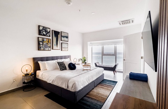 Upscaled and modern OCEANFRONT apartment