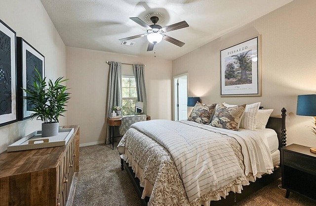 Uptown Aggie– 4BR Near Kyle Field