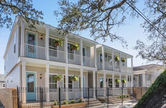 Uptown Cottage Sleeps 5