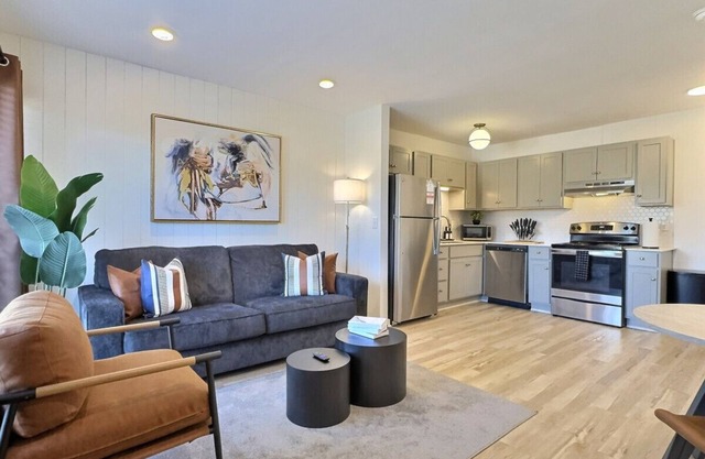 Urban Hideaway Near Downtown Hotspots