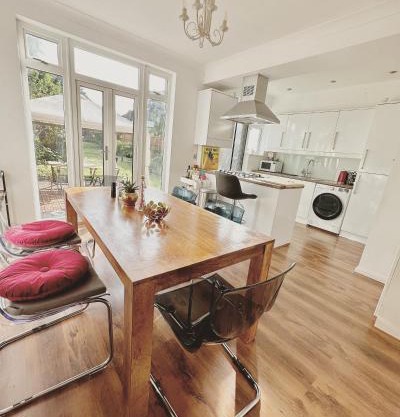 Urban oasis entire house 3 beds 2 living room expansive garden