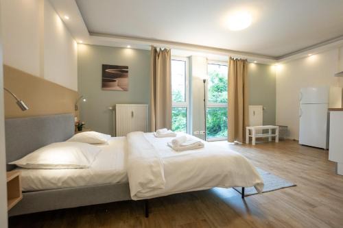 Urban Studio with Queen-Size Bed, Self Check-in