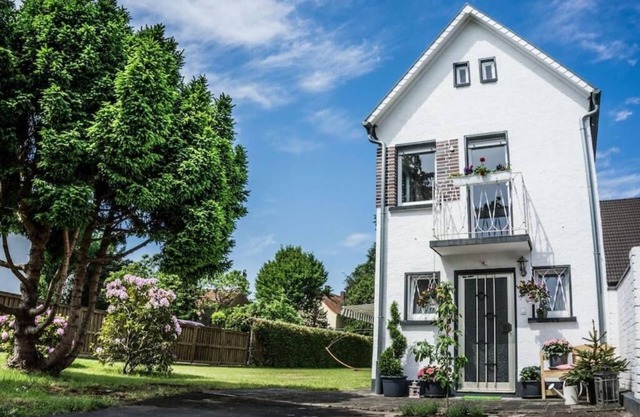 Vacation home for up to 6 people with large garden and playground