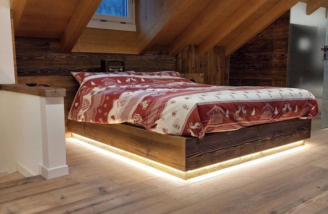 Vale and Schena attic room with hot tub