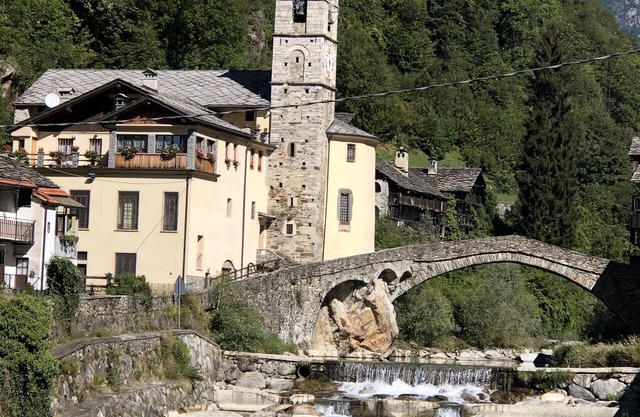 VALLEY OF GRESSONEY FONTAINEMORE THREE-ROOM APARTMENT