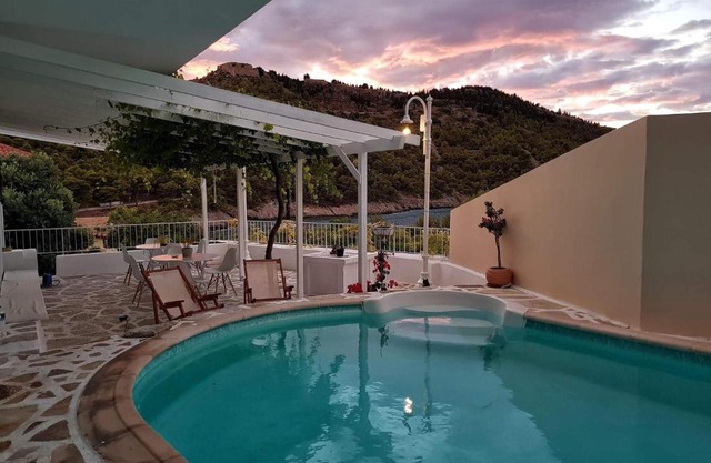 Vassilis Retreat