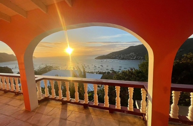 Immaculate 3 Bed Villa Overlooking Admiralty Bay
