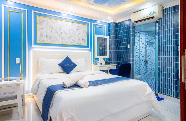 Venice Hotel