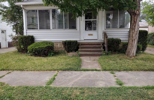 Very cozy and quiet at night downtown and park friendly