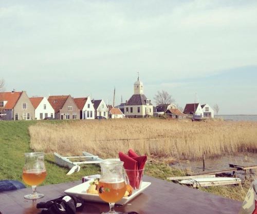 Very nice cottage in Durgerdam, with private garden, free parking, pets allowed