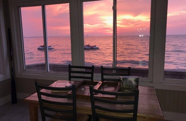 Very private, waterfront, 1 acre, family friendly