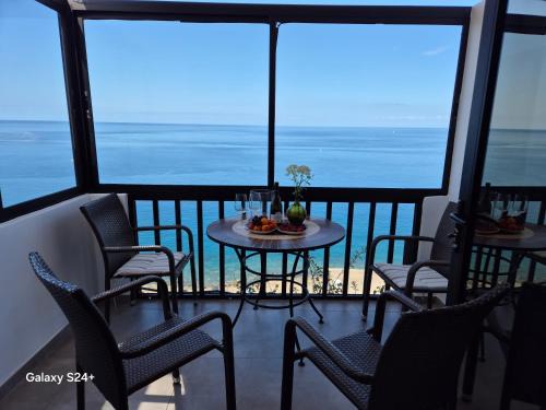 Very Romantic Seaview Apartment Patalavaca Mogán with Warm Pool
