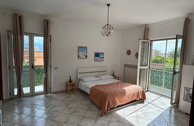 VESUVIUS GARDEN 10 MINUTES FROM POMPEI