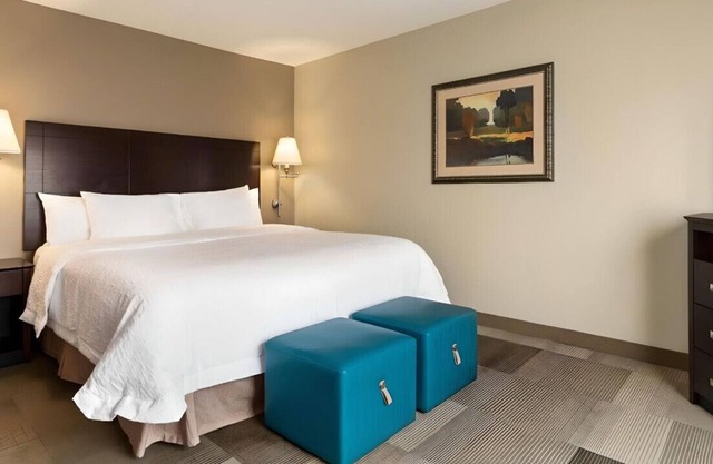 Vibrant King Room near Camp Creek Marketplace!