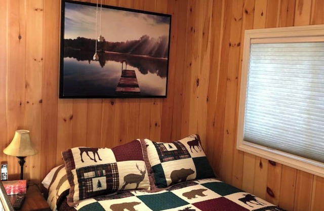 Victoria Harbour Cottages One Bedroom Chalet