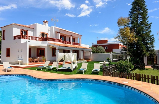 Villa Sa Carroca - Four Bedroom Villa, Sleeps 8