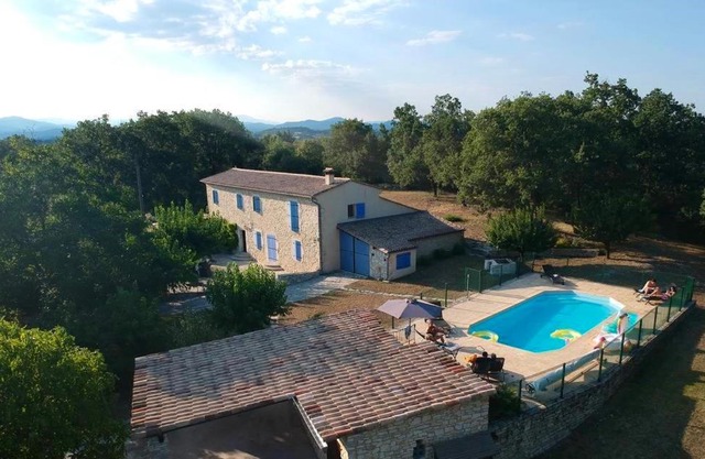 Villa élégante à Méjannes-lès-Alès avec piscine privée