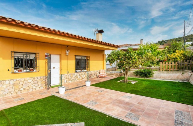 Villa 10 minutes from the sea