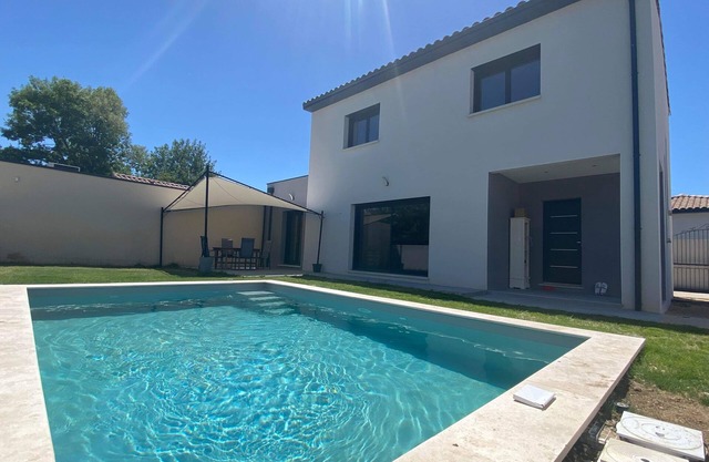 VILLA 130 m², swimming pool, garage in Provence