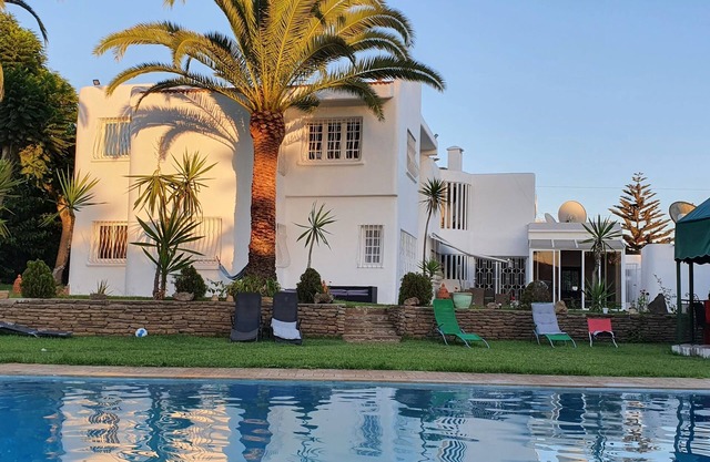 Villa 2200 m2 with private pool, jacuzzi and all comforts in Rabat.