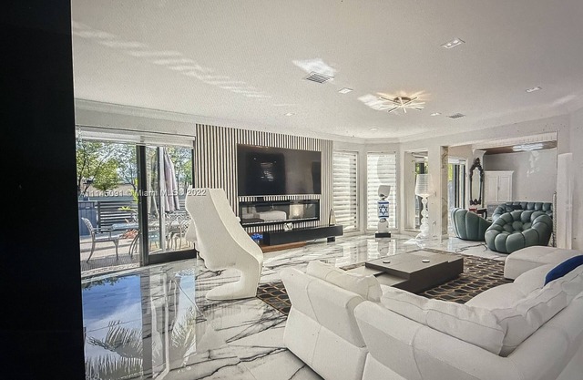 villa 5 minutes away from beach