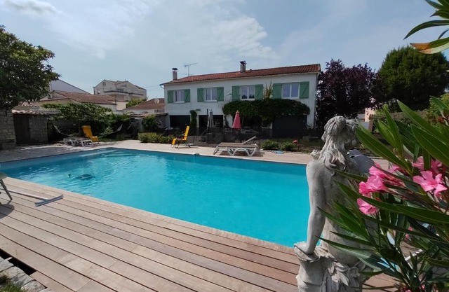 Villa 7 chambres avec grande piscine à 600 m de la plage