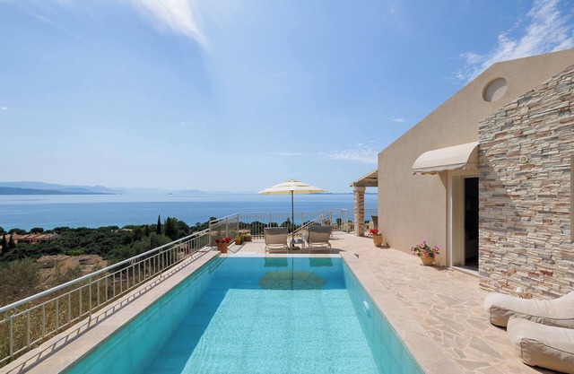 Villa Alemar House with private pool, Spectacular sea views,150m to the beach.
