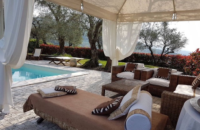 Villa Altar villa with pool between five lands and tuscany