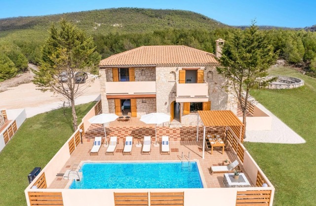 Villa Artemisia by Villa Plus