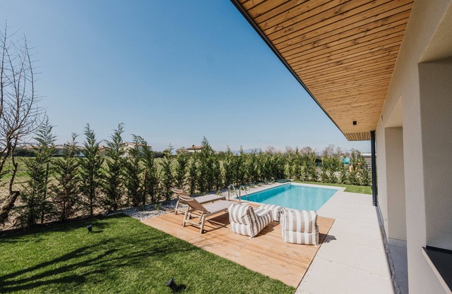 Villa 'Artylino' with Private Pool, Wi-Fi and Air Conditioning