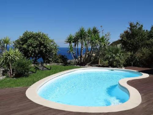 Villa avec piscine vue mer et montagne